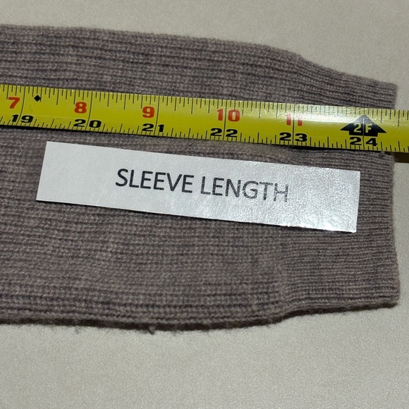 Saks Fifth Ave. Women 100% Cashmere Long Sleeve Sweater Sz XS Taupe Ribbed Soft - Picture 7 of 9